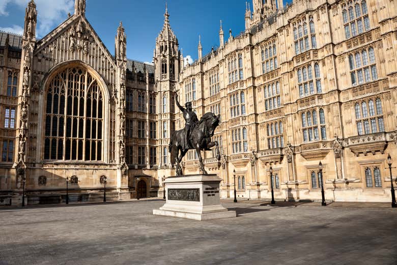 Estátua de Ricardo I da Inglaterra no Palácio de Westminster