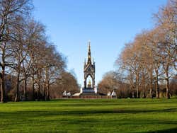 Albert Memorial nos Kensington Gardens de Londres