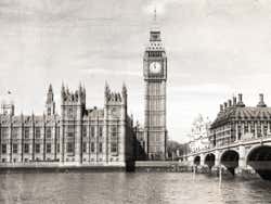 Foto em preto e branco de Londres no passado