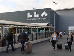 Passageiros no aeroporto de Luton