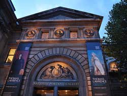 Fachada da National Portrait Gallery de Londres