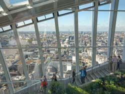Percorrendo o Sky Garden de Londres