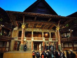 Interior do Shakespeare's Globe Theatre de Londres