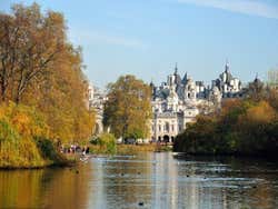 Foto do lago no St James Park