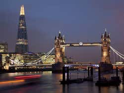 Vista de Londres ao anoitecer