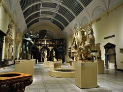 Sala de escultura do Victoria and Albert Museum de Londres